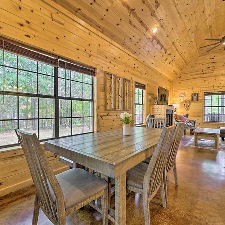 Cabin With Hot Tub And Games, 4 Mi To Beavers Bend! Broken Bow Dış mekan fotoğraf