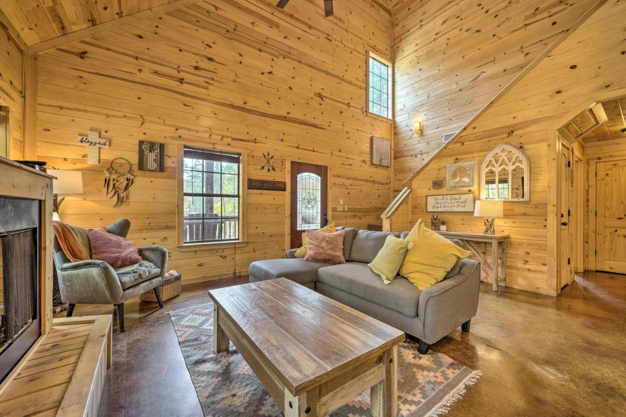 Cabin With Hot Tub And Games, 4 Mi To Beavers Bend! Broken Bow Dış mekan fotoğraf