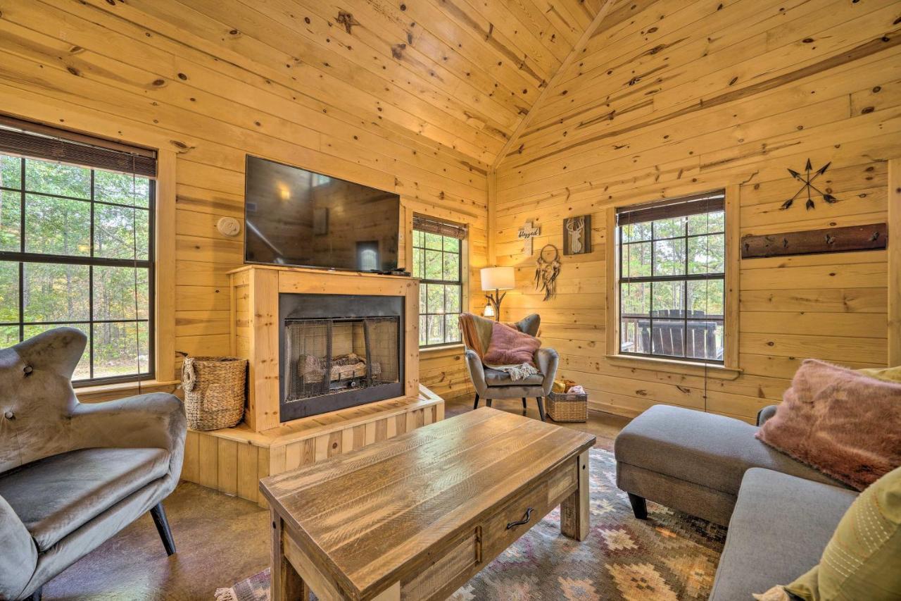 Cabin With Hot Tub And Games, 4 Mi To Beavers Bend! Broken Bow Dış mekan fotoğraf