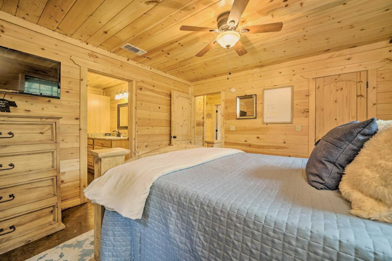 Cabin With Hot Tub And Games, 4 Mi To Beavers Bend! Broken Bow Dış mekan fotoğraf