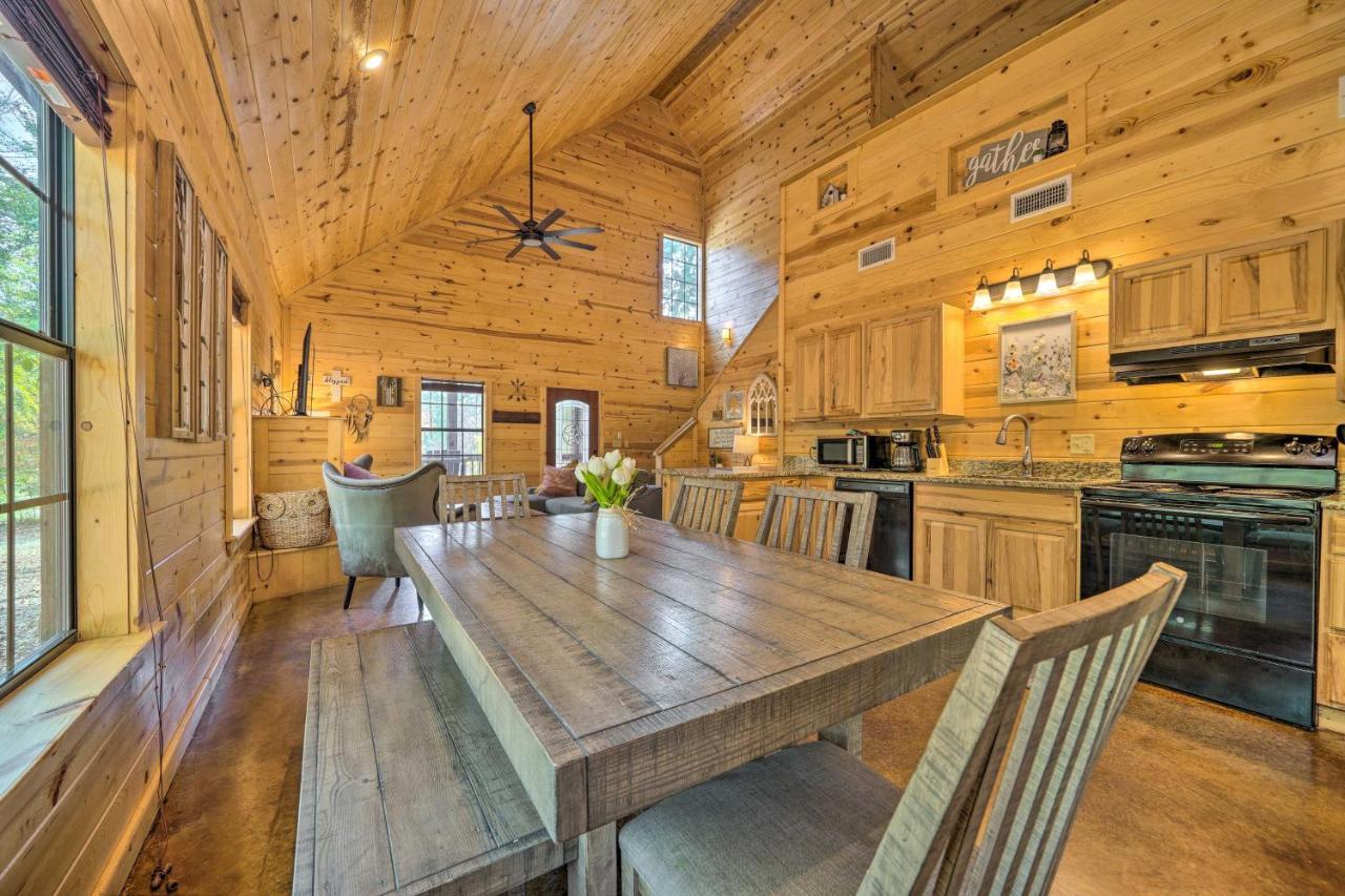Cabin With Hot Tub And Games, 4 Mi To Beavers Bend! Broken Bow Dış mekan fotoğraf
