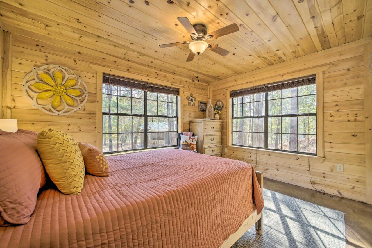 Cabin With Hot Tub And Games, 4 Mi To Beavers Bend! Broken Bow Dış mekan fotoğraf