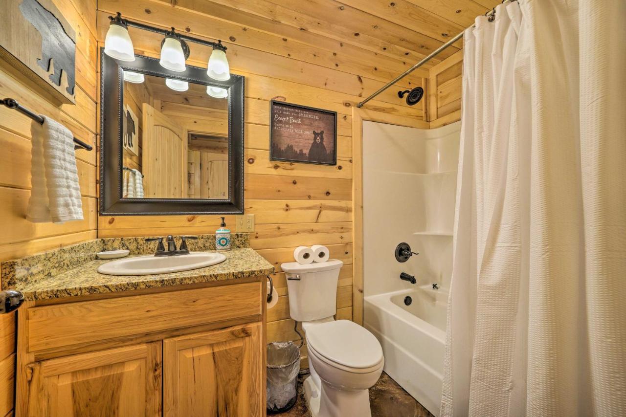 Cabin With Hot Tub And Games, 4 Mi To Beavers Bend! Broken Bow Dış mekan fotoğraf